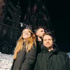 Poslechněte si interpreta Birds on Wire, sledujte hudební videa, přečtěte si životopis, podívejte se na data turné a další informace.