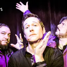 Hör dir Oswald's Revenge an, schau dir Musikvideos an, lies die Biografie, finde Tourdaten und mehr!