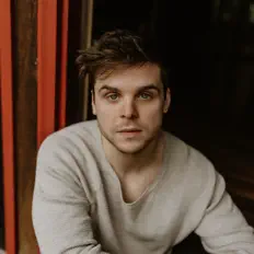 Daniel Asher dinle, müzik videolarını izle, biyografisini oku, tur tarihlerini ve daha fazlasını gör!