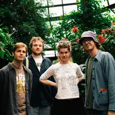 Posłuchaj wykonawcy Future Crib, obejrzyj teledyski, przeczytaj biografię, zobacz daty tras koncertowych i nie tylko!