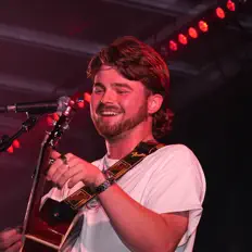 Ascolta James Leslie, guarda video musicali, leggi la biografia, vedi le date del tour & altro!