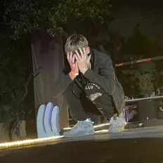 Poslechněte si interpreta Rushkee, sledujte hudební videa, přečtěte si životopis, podívejte se na data turné a další informace.