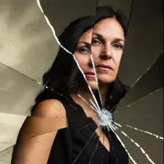 Ακούστε περιεχόμενο από Fily Leela, παρακολουθήστε μουσικά βίντεο, διαβάστε το βιογραφικό, δείτε ημερομηνίες περιοδείας, και πολλά ακόμη!