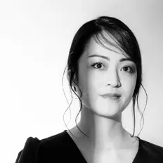 Midori Komachiを聴いたり、ミュージックビデオを鑑賞したり、経歴やツアー日程などを確認したりしましょう！