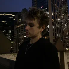 Keno을(를) 듣고, 뮤직 비디오를 보고, 약력을 읽고, 투어 일정 등을 확인하세요!