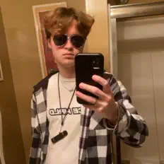 YSM Dylanを聴いたり、ミュージックビデオを鑑賞したり、経歴やツアー日程などを確認したりしましょう！