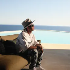 Listen to Tayson Kryss, watch music videos, read bio, see tour dates & more!