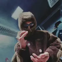 Poslechněte si interpreta undefined, sledujte hudební videa, přečtěte si životopis, podívejte se na data turné a další informace.