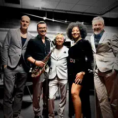 Dengarkan NW FRQNC, tonton video musik, baca bio, lihat tanggal tur & lainnya!