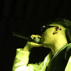 收听 Lzta、观看音乐视频、阅读小传、查看巡演日期等 ！