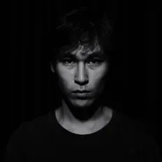 не придумал सुनें, म्यूज़िक वीडियो देखें, बायो पढ़ें, दौरे की तारीखें और बहुत कुछ देखें!