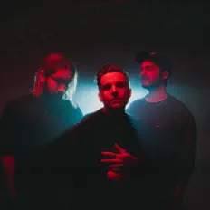 Ouve Broadside, vê vídeos de música, lê a biografia, vê as datas da digressão e muito mais!