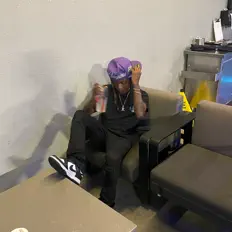 Luister naar Big Walk Shaude, bekijk muziekvideo's, lees de bio, bekijk de tourdata, en meer!