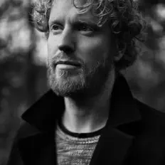 Ascolta Jono McCleery, guarda video musicali, leggi la biografia, vedi le date del tour & altro!