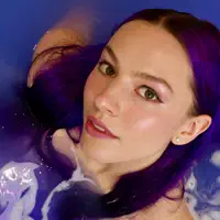 Poslechněte si interpreta undefined, sledujte hudební videa, přečtěte si životopis, podívejte se na data turné a další informace.