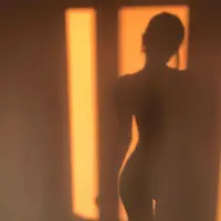 Hör dir undefined an, schau dir Musikvideos an, lies die Biografie, finde Tourdaten und mehr!