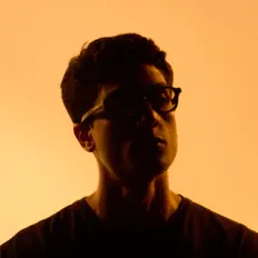 Samsonを聴いたり、ミュージックビデオを鑑賞したり、経歴やツアー日程などを確認したりしましょう！