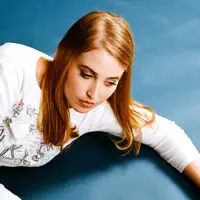 Ouve undefined, vê vídeos de música, lê a biografia, vê as datas da digressão e muito mais!