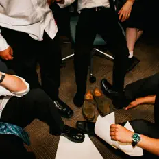 Cowboy Sextapeを聴いたり、ミュージックビデオを鑑賞したり、経歴やツアー日程などを確認したりしましょう！