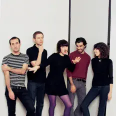 Escucha a Apache Beat, mira vídeos musicales, lee la biografía, consulta fechas de giras y mucho más.