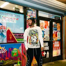 收听 5K Cash、观看音乐视频、阅读小传、查看巡演日期等 ！