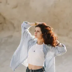 Dengarkan Alexandra Savvidi, tonton video musik, baca bio, lihat tanggal tur & lainnya!