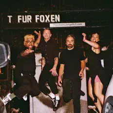 收听 Fur Foxen、观看音乐视频、阅读小传、查看巡演日期等 ！