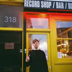 Ακούστε περιεχόμενο από Submerse, παρακολουθήστε μουσικά βίντεο, διαβάστε το βιογραφικό, δείτε ημερομηνίες περιοδείας, και πολλά ακόμη!