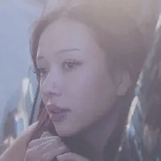 Ascolta Lauryn Kovacs, guarda video musicali, leggi la biografia, vedi le date del tour & altro!