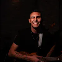 Hör dir undefined an, schau dir Musikvideos an, lies die Biografie, finde Tourdaten und mehr!