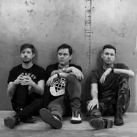 Ascolta undefined, guarda video musicali, leggi la biografia, vedi le date del tour & altro!