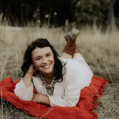 Listen to Alice Benfer, watch music videos, read bio, see tour dates & more!
