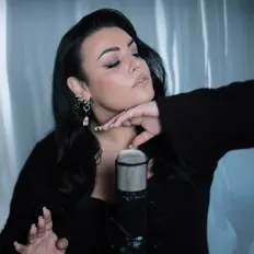 GARNA을(를) 듣고, 뮤직 비디오를 보고, 약력을 읽고, 투어 일정 등을 확인하세요!