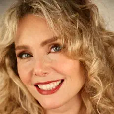 Poslechněte si interpreta Clara Ponty, sledujte hudební videa, přečtěte si životopis, podívejte se na data turné a další informace.