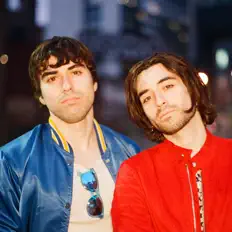 Ouça Retrofile, assista a videoclipes, leia a biografia, veja as datas das turnês e mais!