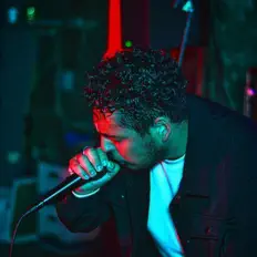 聆聽 Yung Ben、觀看音樂影片、閱讀小傳、查看巡演日期等！