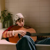 undefined을(를) 듣고, 뮤직 비디오를 보고, 약력을 읽고, 투어 일정 등을 확인하세요!