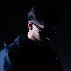 Ascolta Janis, guarda video musicali, leggi la biografia, vedi le date del tour & altro!