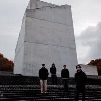 Écoutez undefined, regardez des vidéoclips, lisez la biographie, consultez les dates de tournée et plus encore !