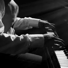 Escucha a Jerry S.W., mira videos musicales, lee su biografía, consulta las fechas de las gira y más.