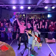 Escucha a Massasauga, mira videos musicales, lee su biografía, consulta las fechas de las gira y más.