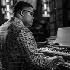 Poslechněte si interpreta Kendall Carter, sledujte hudební videa, přečtěte si životopis, podívejte se na data turné a další informace.