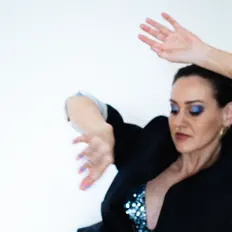 Ascolta Ovarius, guarda video musicali, leggi la biografia, vedi le date del tour & altro!