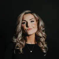 Ouça undefined, assista a videoclipes, leia a biografia, veja as datas das turnês e mais!