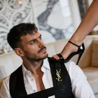 Ascolta undefined, guarda video musicali, leggi la biografia, vedi le date del tour & altro!