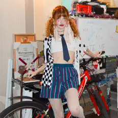 IraloX सुनें, म्यूज़िक वीडियो देखें, बायो पढ़ें, दौरे की तारीखें और बहुत कुछ देखें!