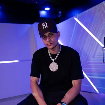 Listen to Jhonnyj, watch music videos, read bio, see tour dates & more!