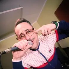 Fonzie सुनें, म्यूज़िक वीडियो देखें, बायो पढ़ें, दौरे की तारीखें और बहुत कुछ देखें!