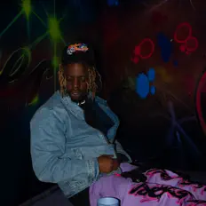 聆聽 Rahzi400、觀看音樂影片、閱讀小傳、查看巡演日期等！