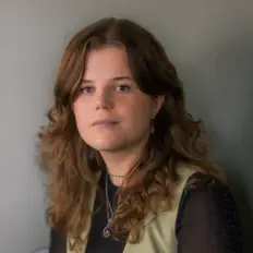 Poslechněte si interpreta Ar-Jane, sledujte hudební videa, přečtěte si životopis, podívejte se na data turné a další informace.